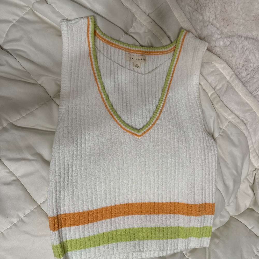 La hearts sweater vest